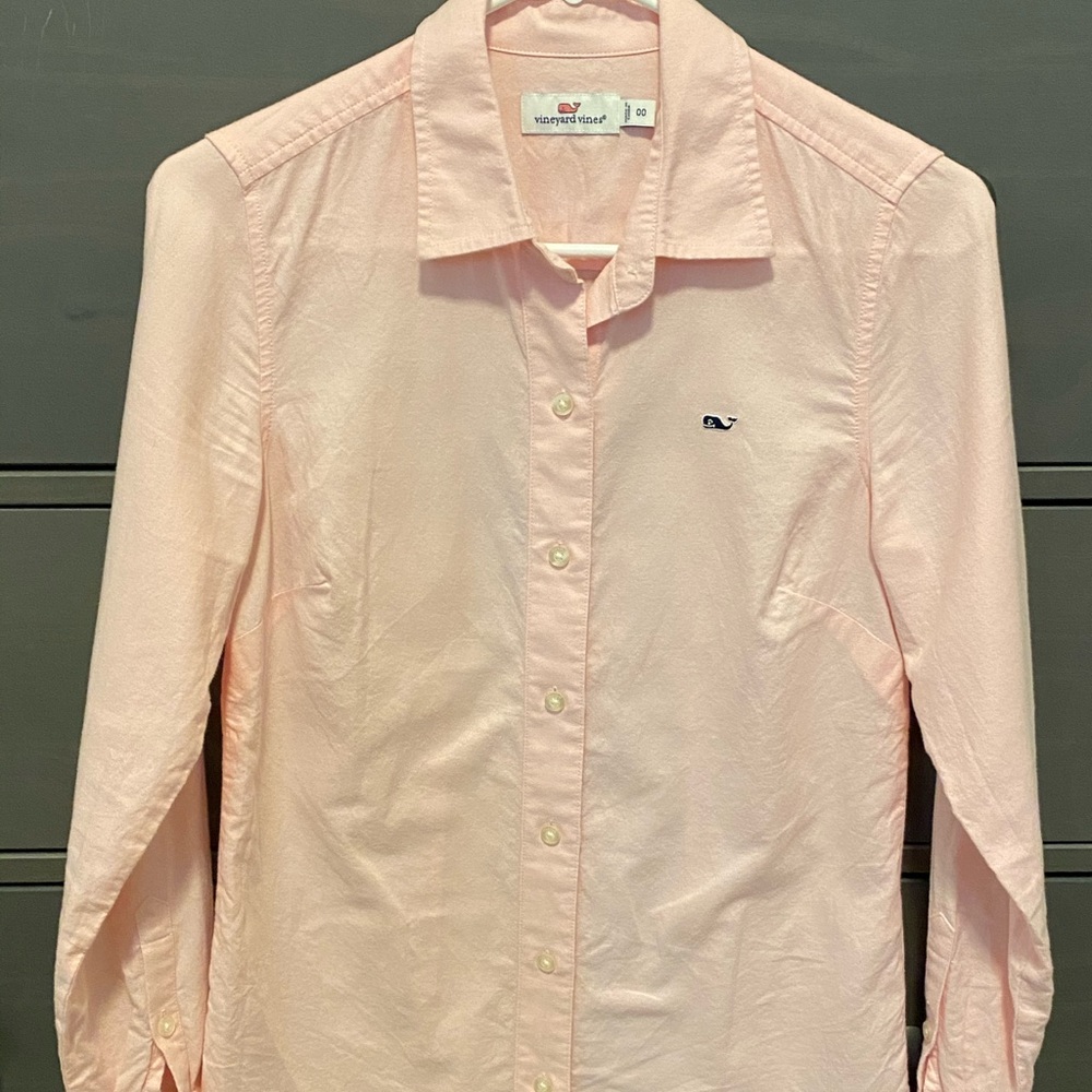 Vineyard Vines women’s button down - never worn